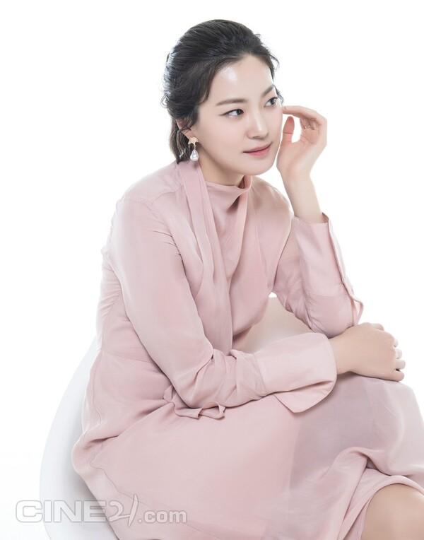 영화라는 멋진 신세계  <백두산> <속물들> 옥자연
