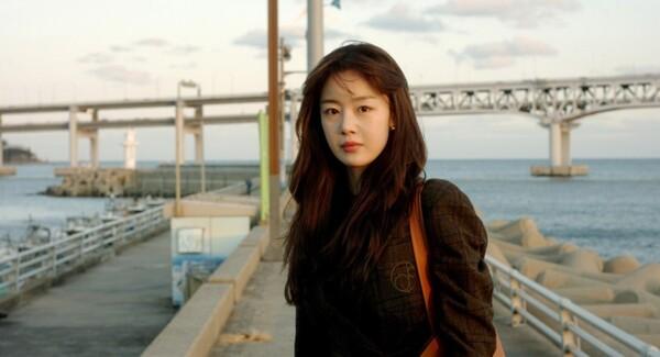 동시기 극장가에서 만난 걸그룹 출신 배우들의 최신작 4