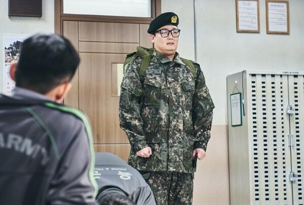 싱크로율 200%! '군수저' 애니메이션 <신병>, 마침내 드라마로 나왔다
