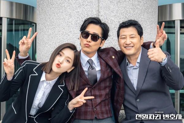 [최신 OTT 통합 랭킹] 연기의 신 남궁민의 귀환! 신기록 세운 <천원짜리 변호사> 2주 연속 1위!
