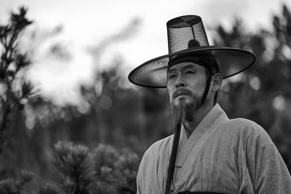 이젠 마스크도 안 쓰는데! 코로나 아니었으면 더 사랑받았을, 묻히기 아까운 한국 영화들