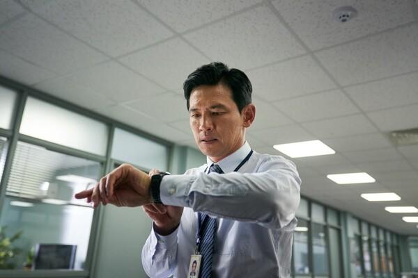 1억 관객의 사나이! <교섭>외에도 황정민 연기가 빛난 흥행 영화들