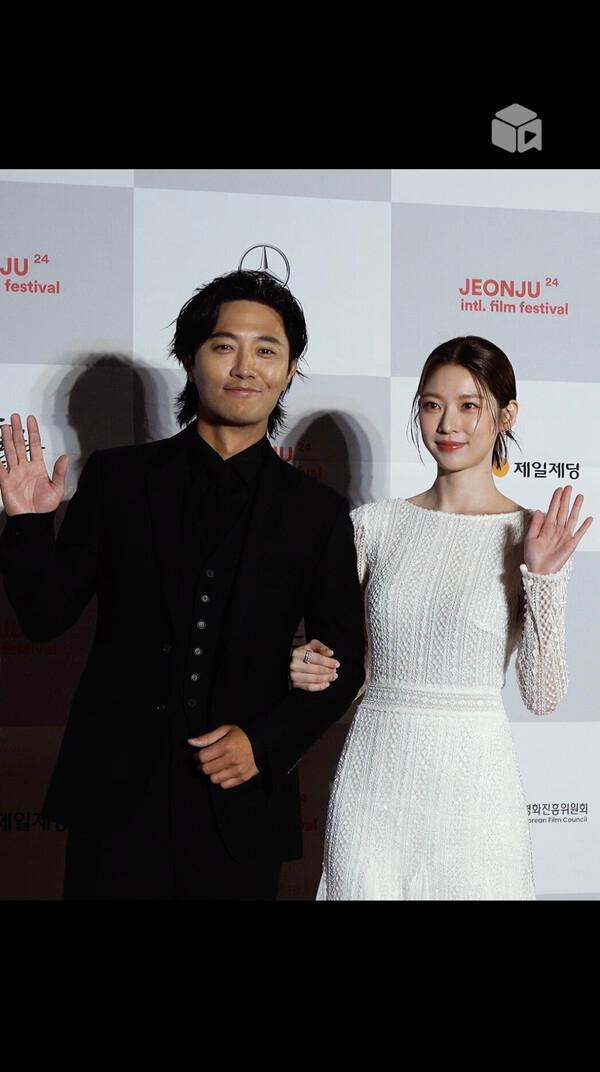 오늘은 사회 보러 왔어요 | 진구&공승연 [전주국제영화제] 레드카펫