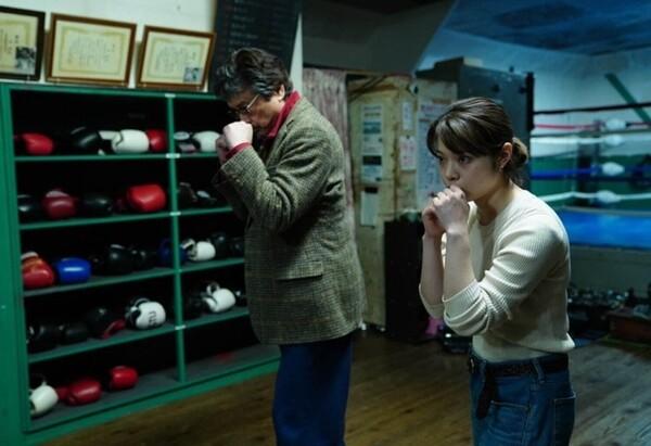 미야케 쇼의 도시 블루스: <너의 새는 노래할 수 있어>와 <너의 눈을 들여다보면>