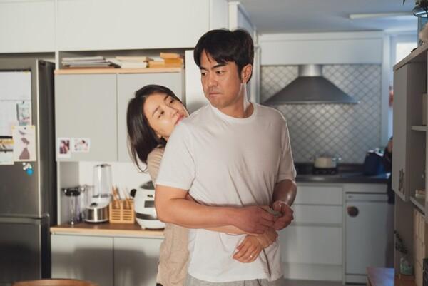 <어디로 가고 싶으신가요> 역사적 상흔을 지닌 두 도시와 남겨진 사람들