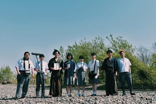 〈썸머 필름을 타고!〉 숏폼의 벽을 넘어, 영화를 지켜내고야 말겠다는 청춘의 결기