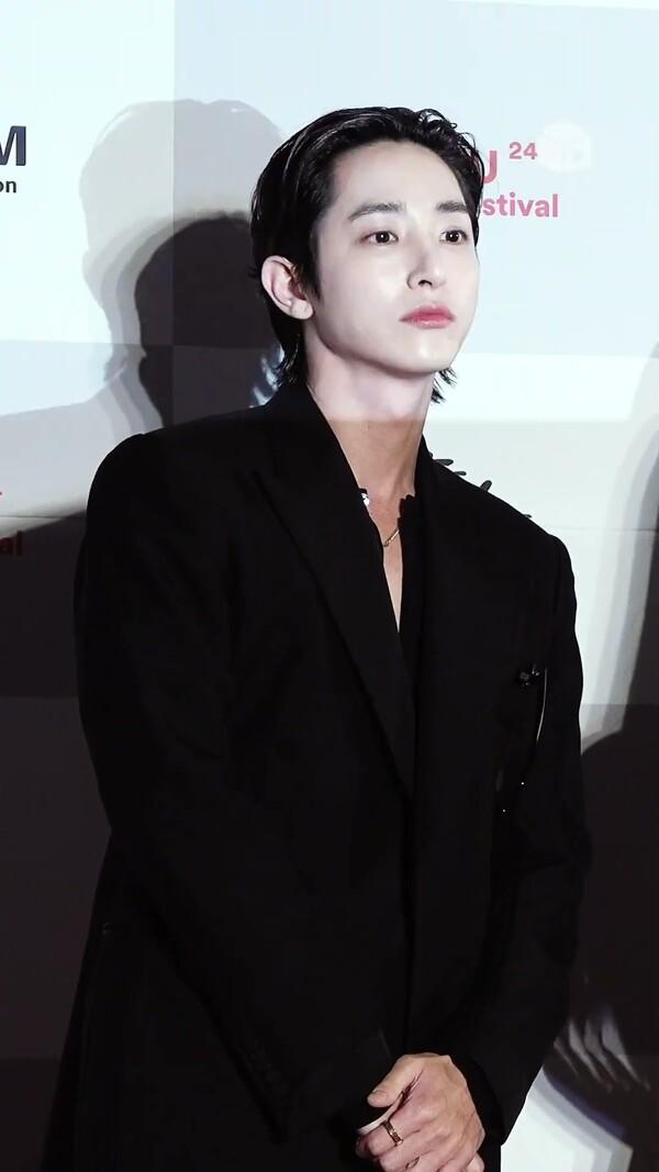 1분짜리 영상이 안 멈춰요 | 이수혁 [전주국제영화제] 레드카펫