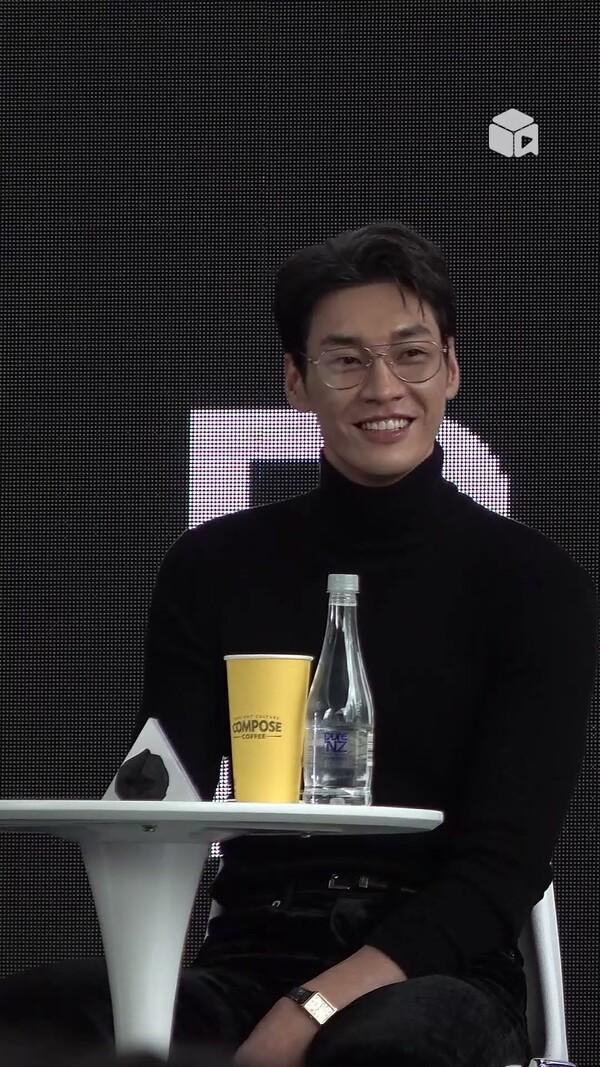 넷플릭스 신작 [썸바디]에는 "섹시바디" 김영광 님이 나오십니다 | BIFF 2022