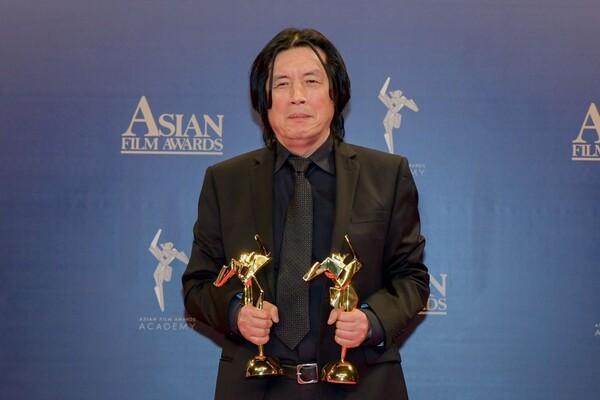 〈버닝〉으로 작품상을 수상한 이창동 감독