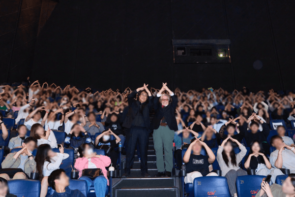 〈퓨리오사: 매드맥스 사가〉 조지 밀러 감독 스페셜 GV 기념 촬영