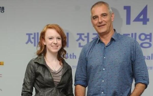 케이티 코시니(사진 왼쪽)와 함께 전주국제영화제를 찾았던 로랑 캉테 감독