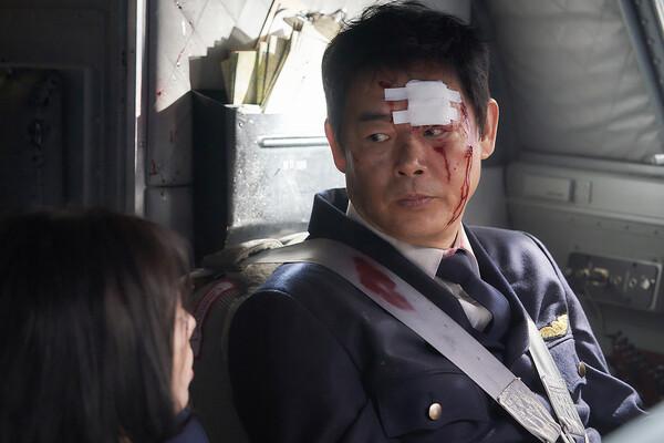 〈하이재킹〉 명품배우 성동일 베테랑 기장으로 변신, 규식 캐릭터 스틸 공개!