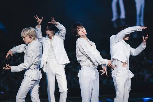 〈세븐틴 투어 '팔로우' 어게인〉