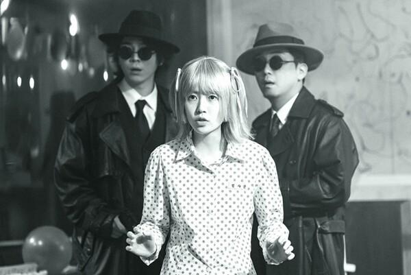 〈더 킬러스〉  중 '무성영화'
