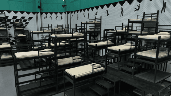 숙소 세트. (사진 제공=넷플릭스)