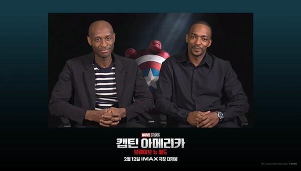 〈캡틴 아메리카: 브레이브 뉴 월드〉 줄리어스 오나 감독(왼), 안소니 마키 (사진 제공=월트디즈니 컴퍼니 코리아)​