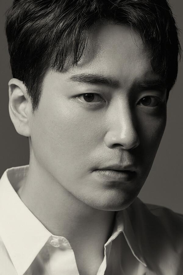 이준혁, "중년의 위기감이 동력… 잠깐의 인기에 들뜰 나이는 지났다"