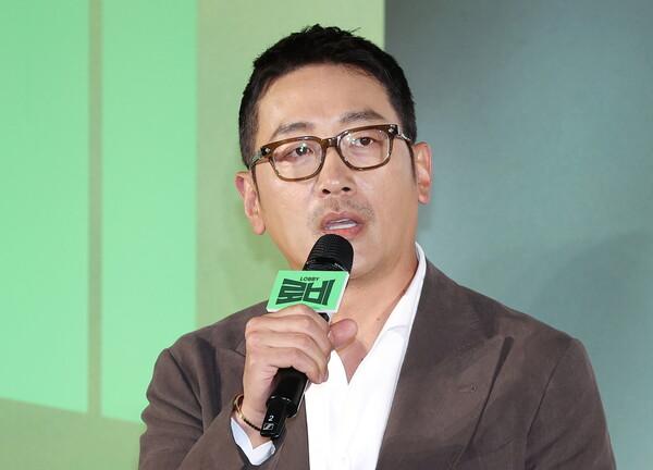 하정우, 10년 만에 세 번째 연출작〈로비〉로 감독 복귀