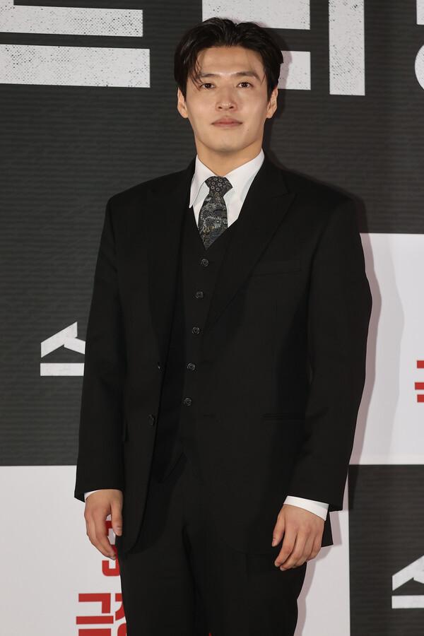 (서울=연합뉴스) 류효림 기자 = 배우 강하늘이 17일 서울 송파구 롯데시네마 롯데월드몰점에서 열린 영화 〈스트리밍〉 시사회 및 기자간담회에서 포즈를 취하고 있다.