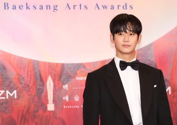 수치심 유발? 김수현, 가세연·김새론 유족 고발