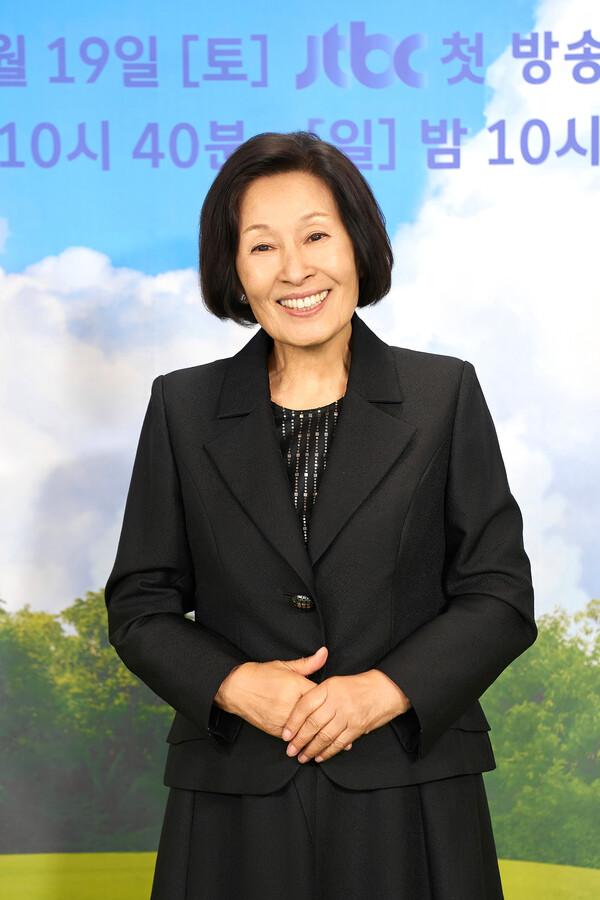 "연기만이 행복" 김혜자의 새 도전, JTBC 〈천국보다 아름다운〉