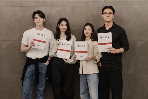 신민아·주지훈 〈재혼 황후〉, 내년 디즈니+ 통해 공개!